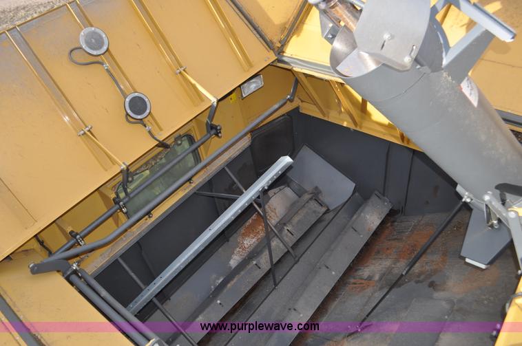 image for item G7075 2010 Lexion Claas 570R combine