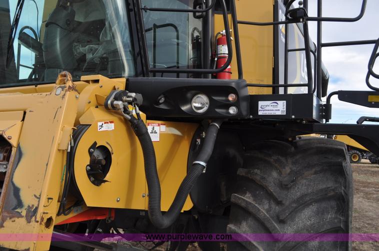 image for item G7075 2010 Lexion Claas 570R combine