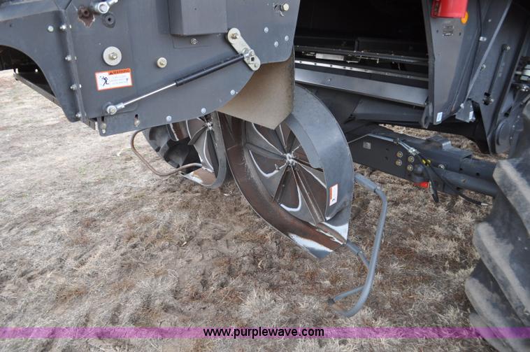 image for item G7075 2010 Lexion Claas 570R combine