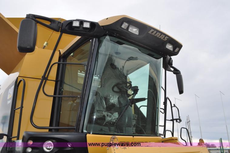 image for item G7075 2010 Lexion Claas 570R combine