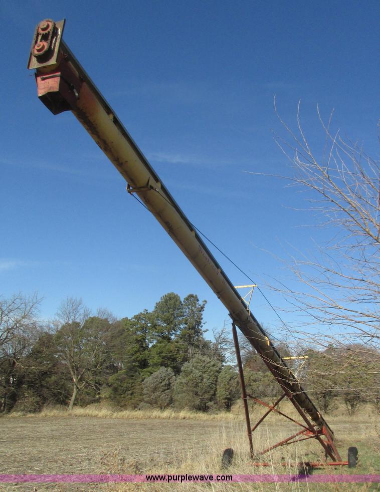 image for item H1014 Westfield W100 grain auger