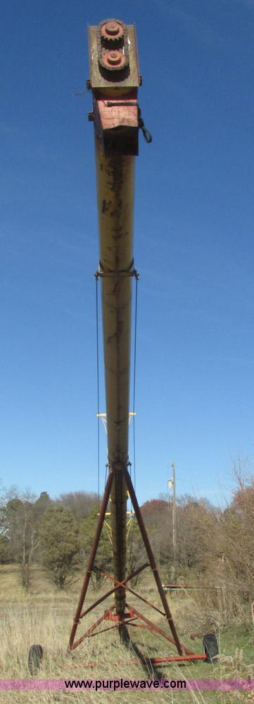 image for item H1014 Westfield W100 grain auger