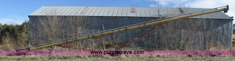 image for item H1014 Westfield W100 grain auger