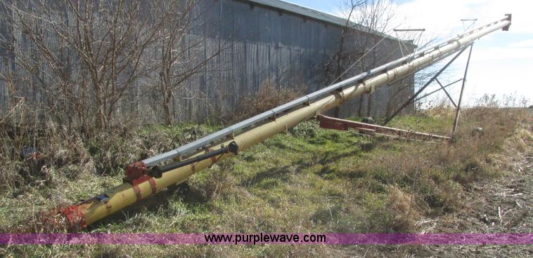 image for item H1014 Westfield W100 grain auger