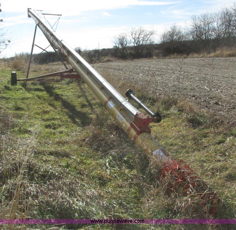 image for item H1014 Westfield W100 grain auger