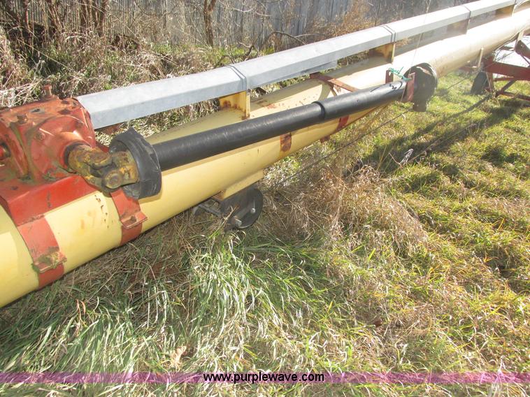 image for item H1014 Westfield W100 grain auger