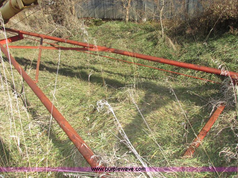 image for item H1014 Westfield W100 grain auger