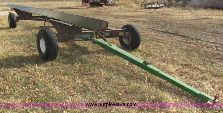image for item H1015 E-Z Trail 680 header trailer