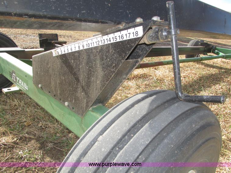 image for item H1015 E-Z Trail 680 header trailer