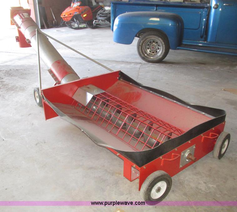 image for item H1016 2012 Luffland grain hopper