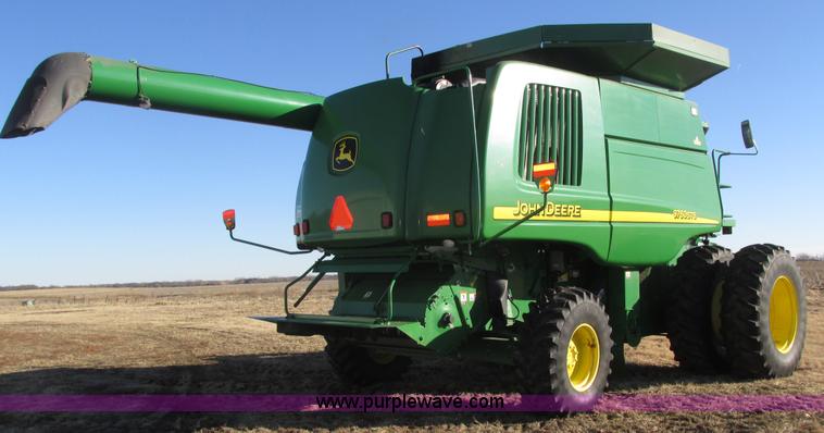 image for item H1017 2004 John Deere 9760 STS combine