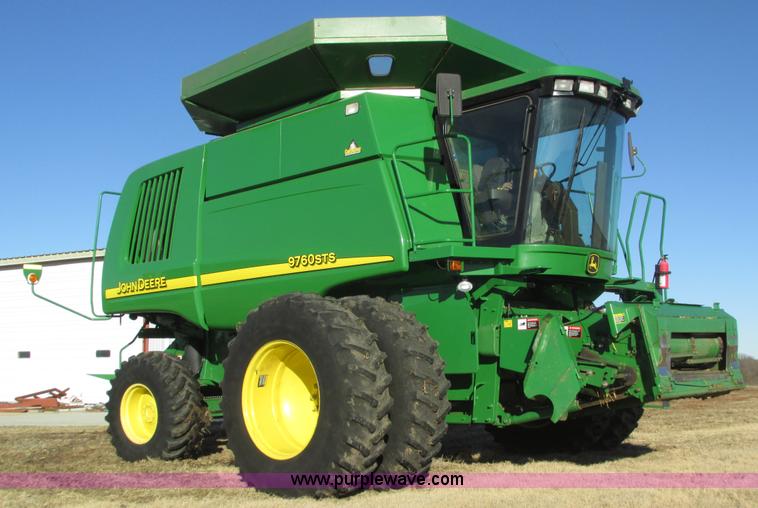 image for item H1017 2004 John Deere 9760 STS combine