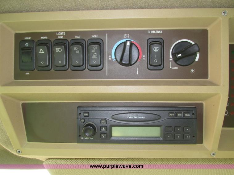 image for item H1017 2004 John Deere 9760 STS combine