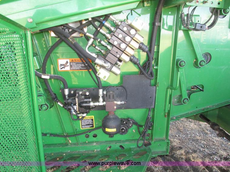 image for item H1017 2004 John Deere 9760 STS combine