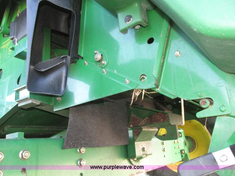 image for item H1017 2004 John Deere 9760 STS combine