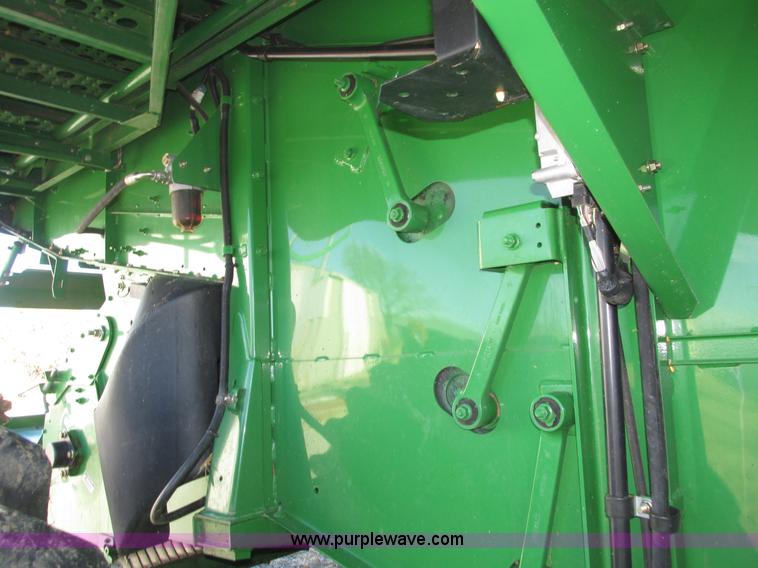 image for item H1017 2004 John Deere 9760 STS combine