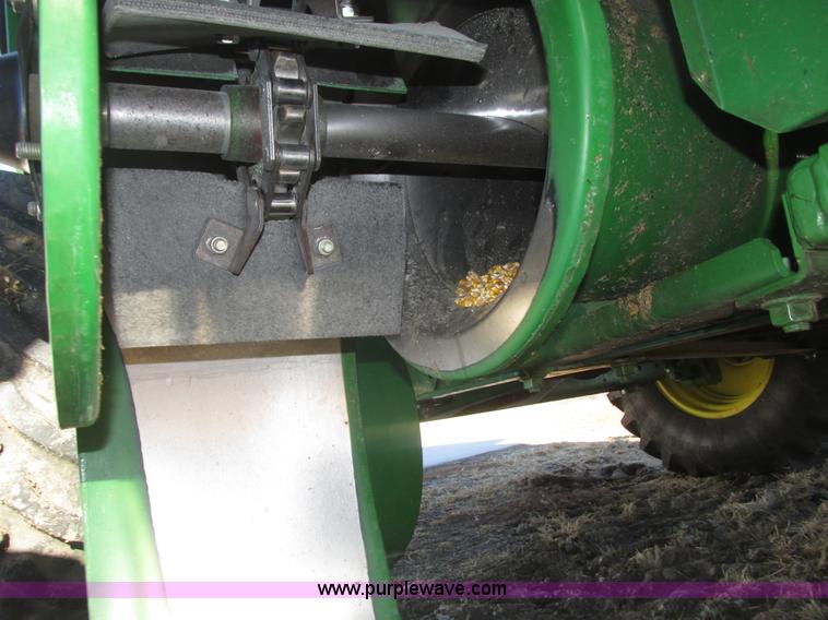 image for item H1017 2004 John Deere 9760 STS combine