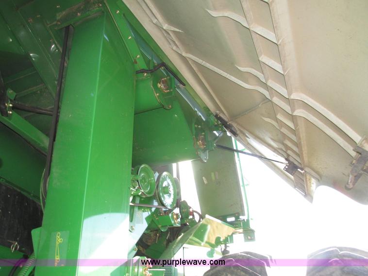 image for item H1017 2004 John Deere 9760 STS combine