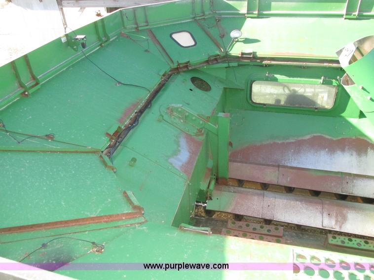 image for item H1017 2004 John Deere 9760 STS combine