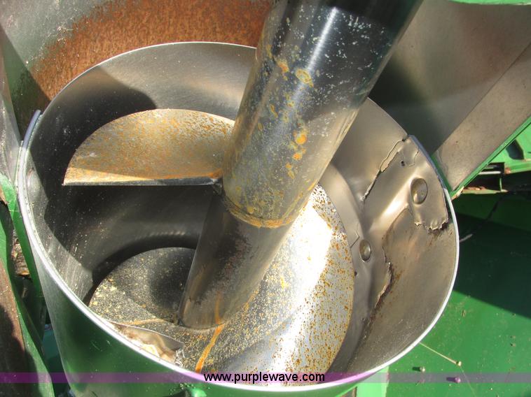 image for item H1017 2004 John Deere 9760 STS combine