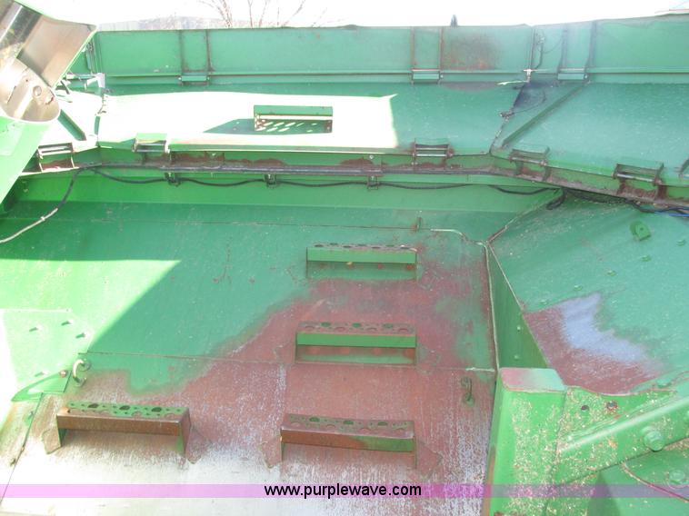 image for item H1017 2004 John Deere 9760 STS combine