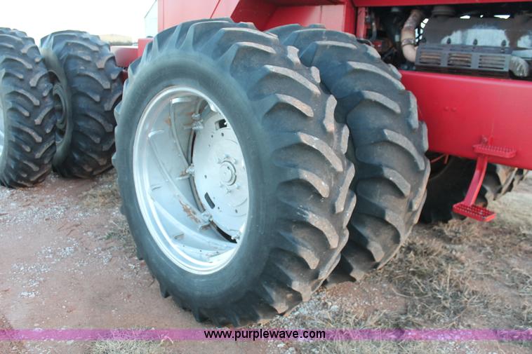image for item H8005 1980 Massey-Ferguson 4880 4WD tractor