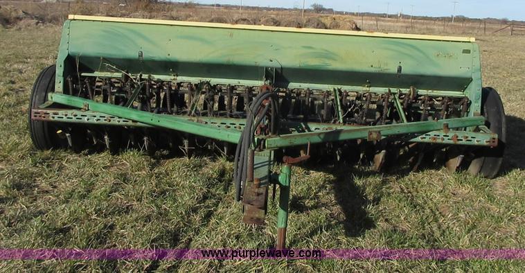 image for item I1824 John Deere 8300 grain drill