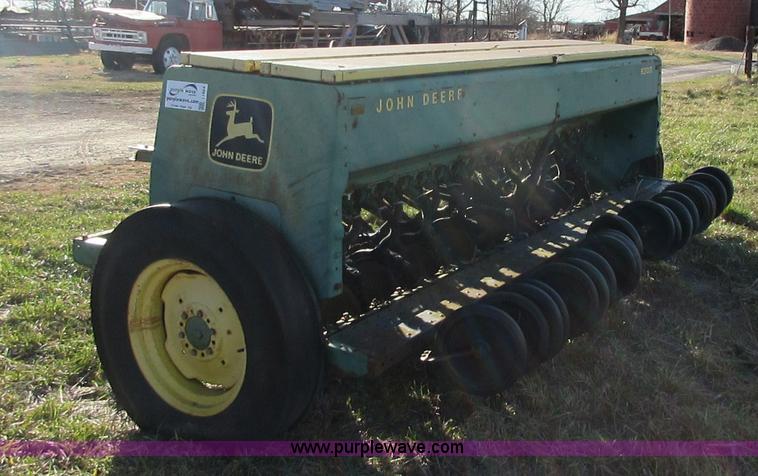 image for item I1824 John Deere 8300 grain drill