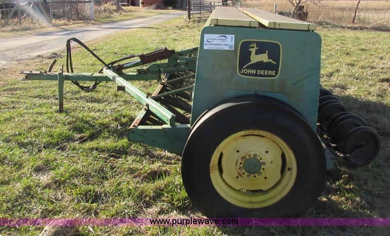 image for item I1824 John Deere 8300 grain drill