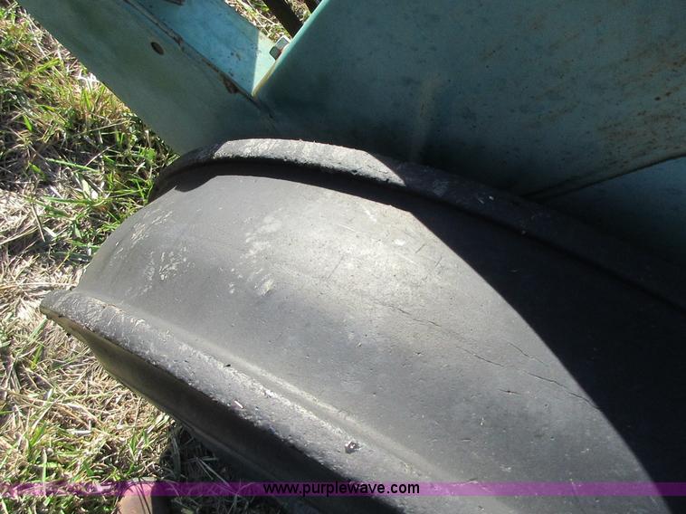 image for item I1824 John Deere 8300 grain drill