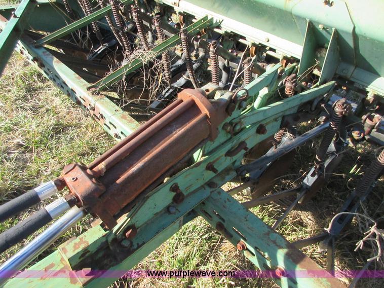 image for item I1824 John Deere 8300 grain drill