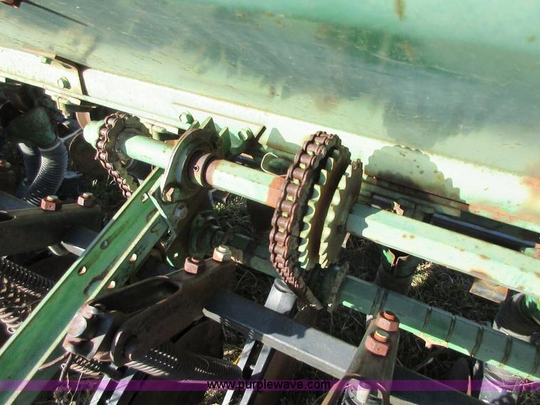 image for item I1824 John Deere 8300 grain drill