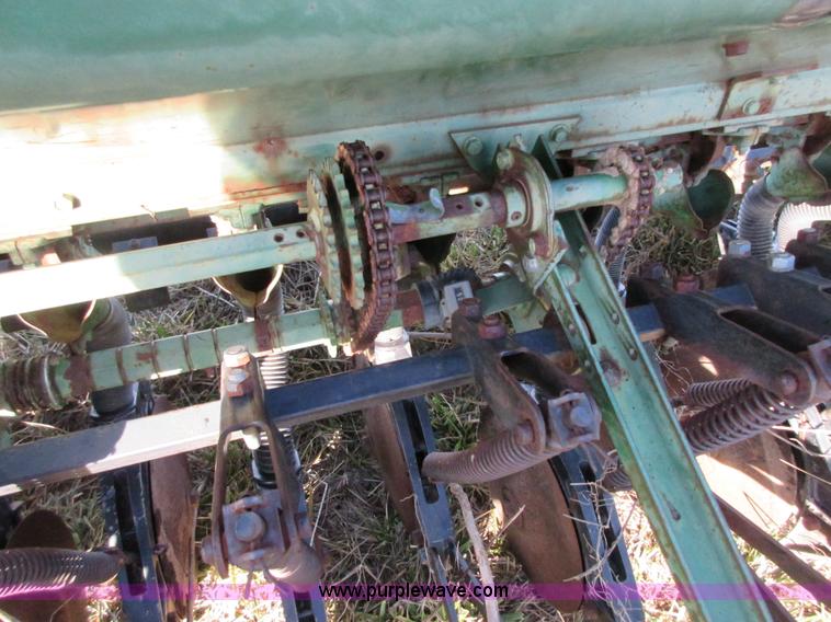 image for item I1824 John Deere 8300 grain drill