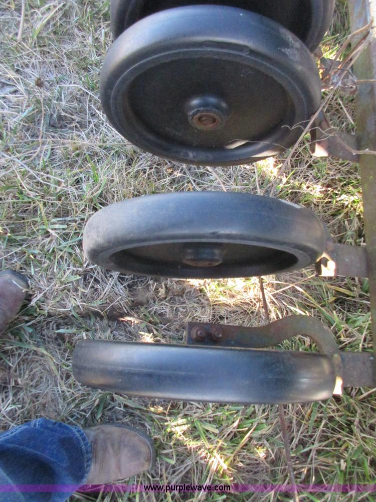 image for item I1824 John Deere 8300 grain drill