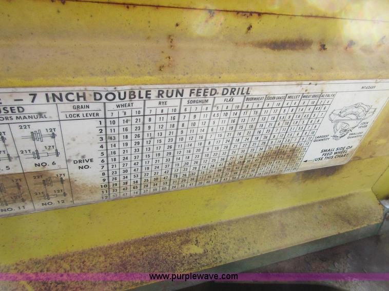 image for item I1824 John Deere 8300 grain drill