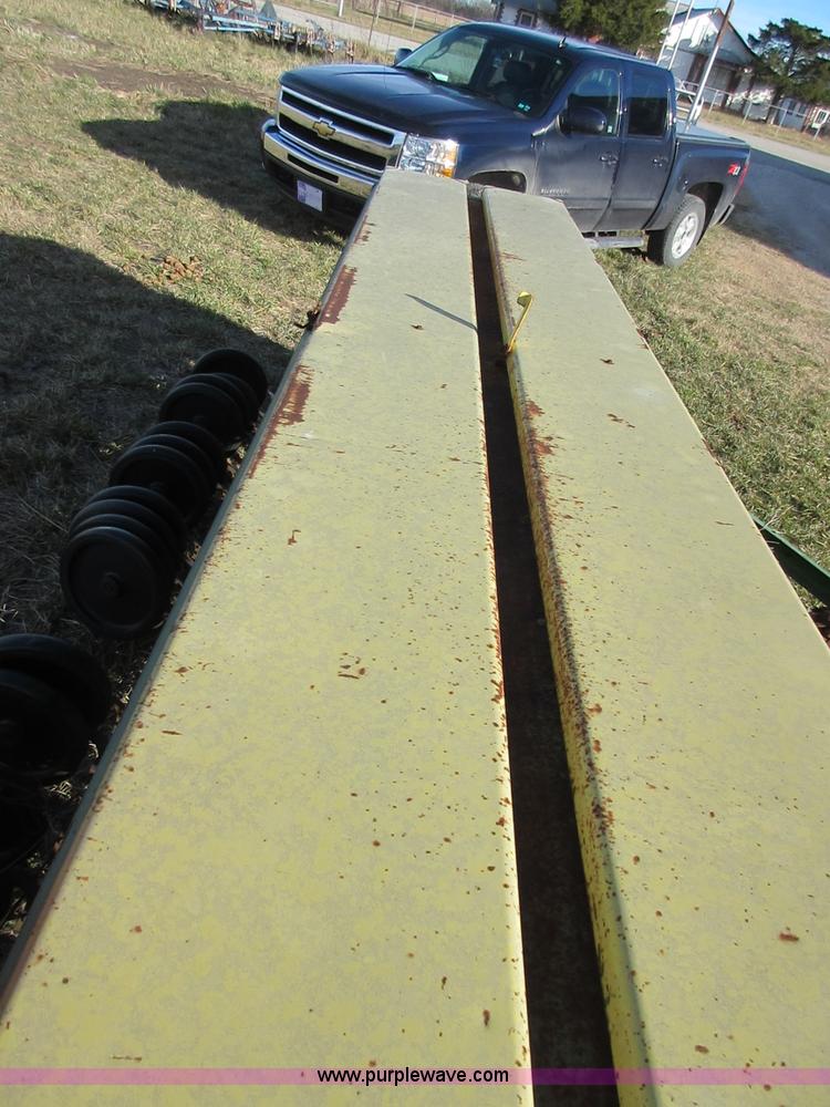 image for item I1824 John Deere 8300 grain drill