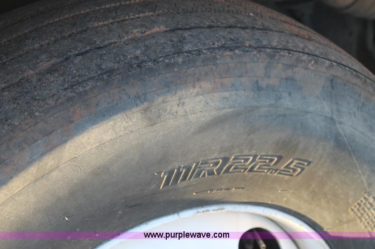 image for item J1362 2004 International TranStar 8600 semi truck