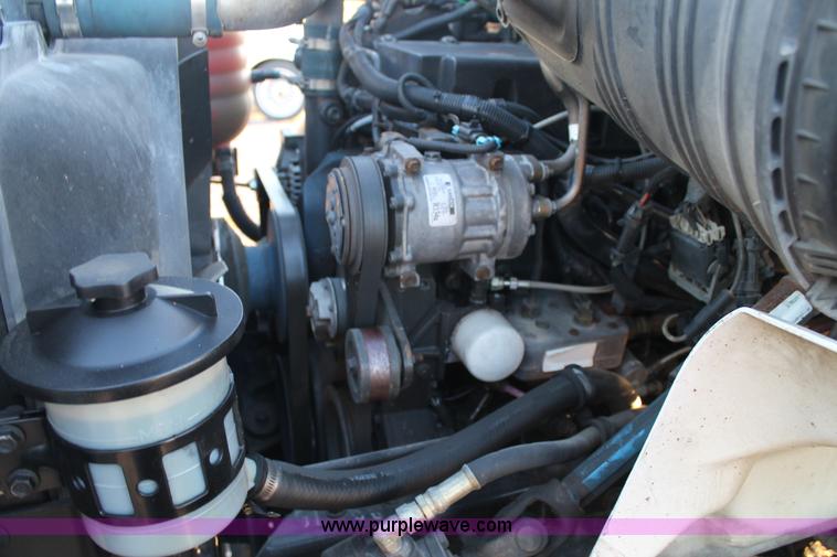 image for item J1362 2004 International TranStar 8600 semi truck