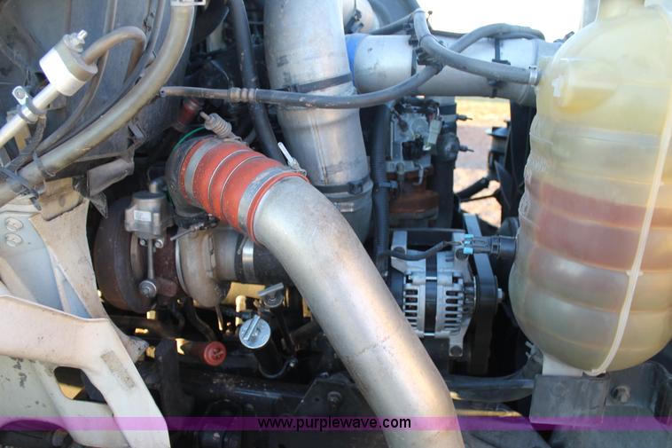 image for item J1362 2004 International TranStar 8600 semi truck