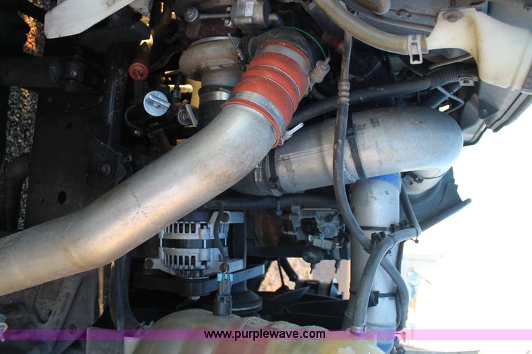 image for item J1362 2004 International TranStar 8600 semi truck