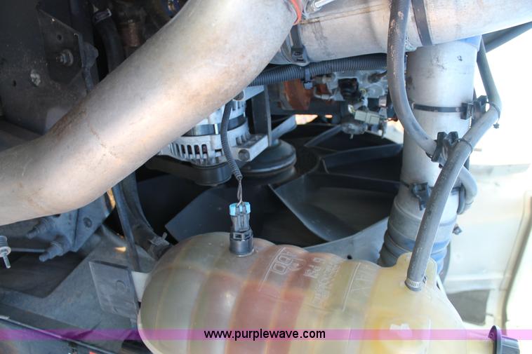 image for item J1362 2004 International TranStar 8600 semi truck