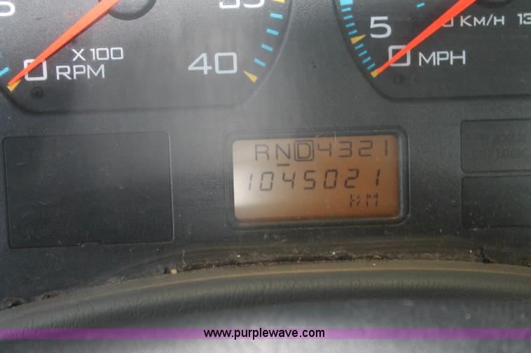 image for item J1362 2004 International TranStar 8600 semi truck