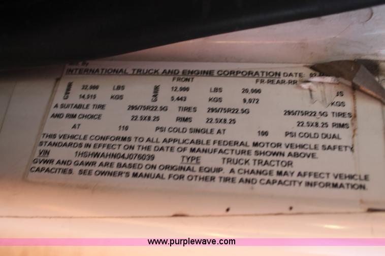 image for item J1362 2004 International TranStar 8600 semi truck