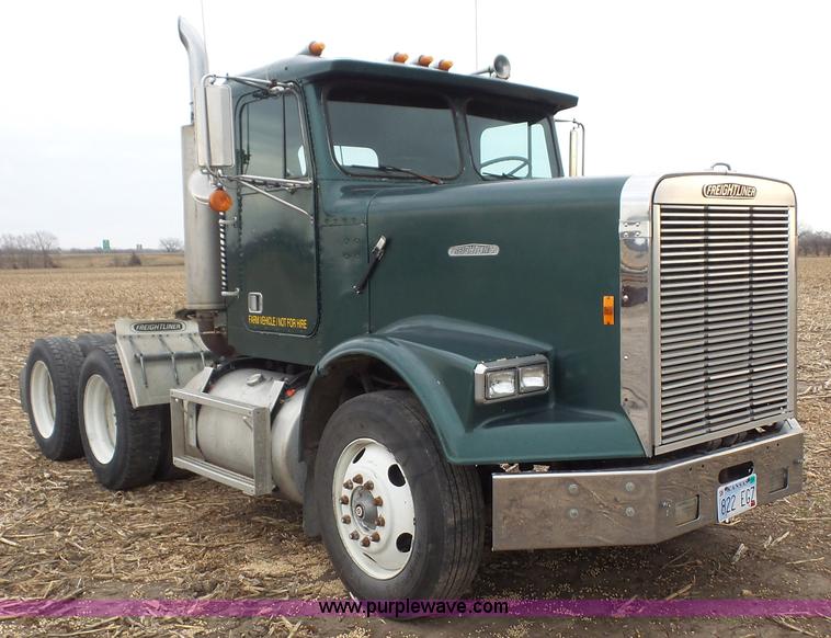 image for item J4550 1985 Freightliner semi truck