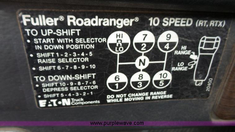 image for item J4550 1985 Freightliner semi truck