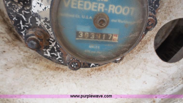 image for item J4550 1985 Freightliner semi truck