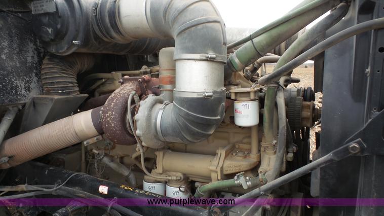 image for item J4550 1985 Freightliner semi truck