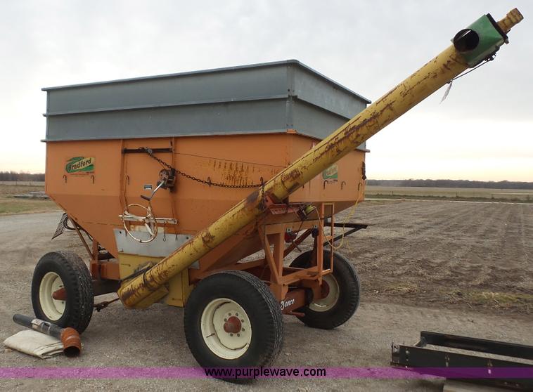 Bradford gravity wagon/seed tender in Topeka, KS | Item J4552 sold