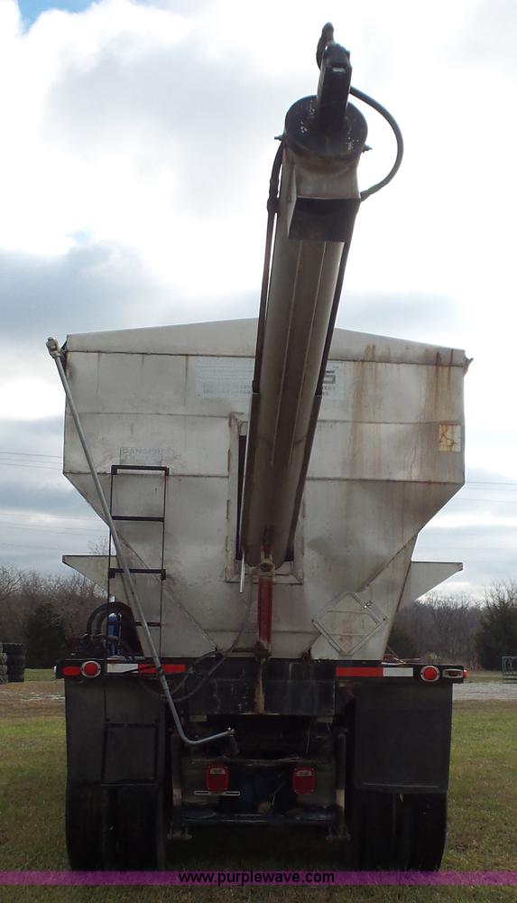 image for item J4596 1995 Western Star 4964F fertilizer/seed tender truck