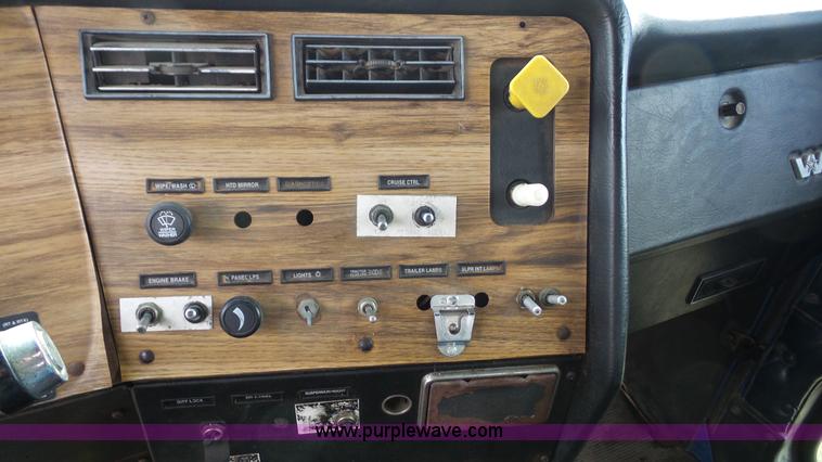 image for item J4596 1995 Western Star 4964F fertilizer/seed tender truck